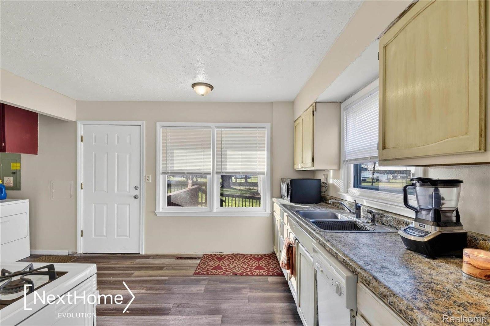 46295 Chatsworth Drive, VanBurenCharterTownship_Wayne, MI 48111