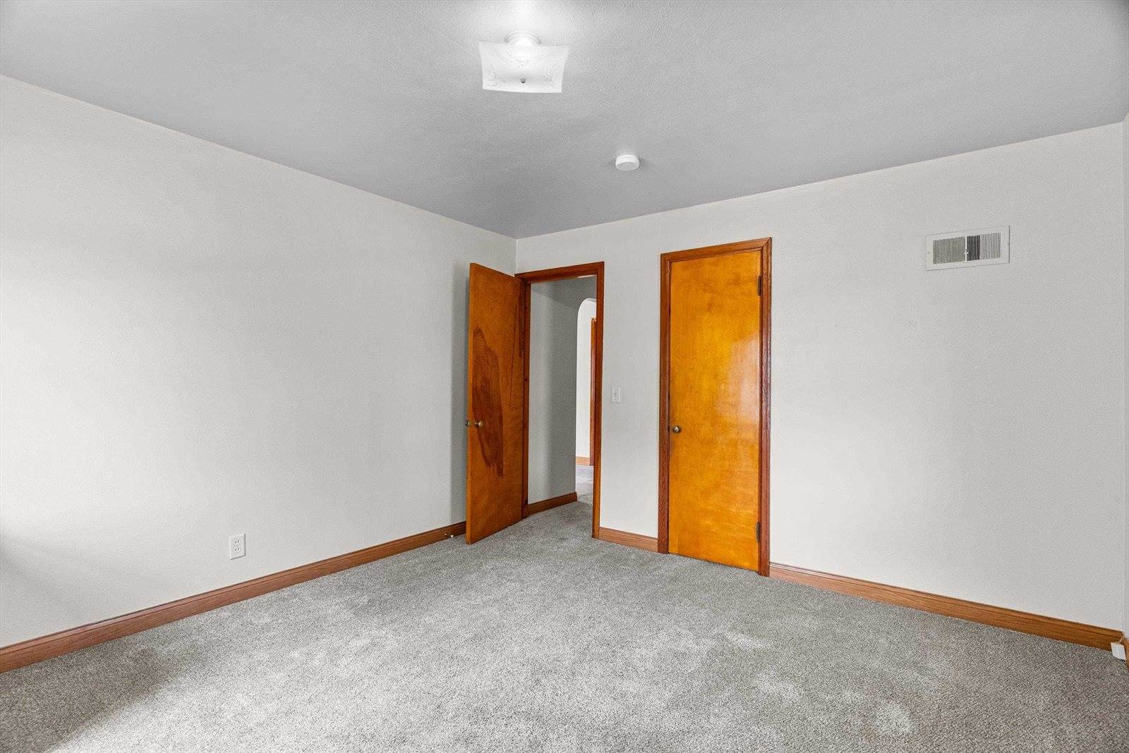 612 N Walnut Avenue, Marshfield, WI 54449