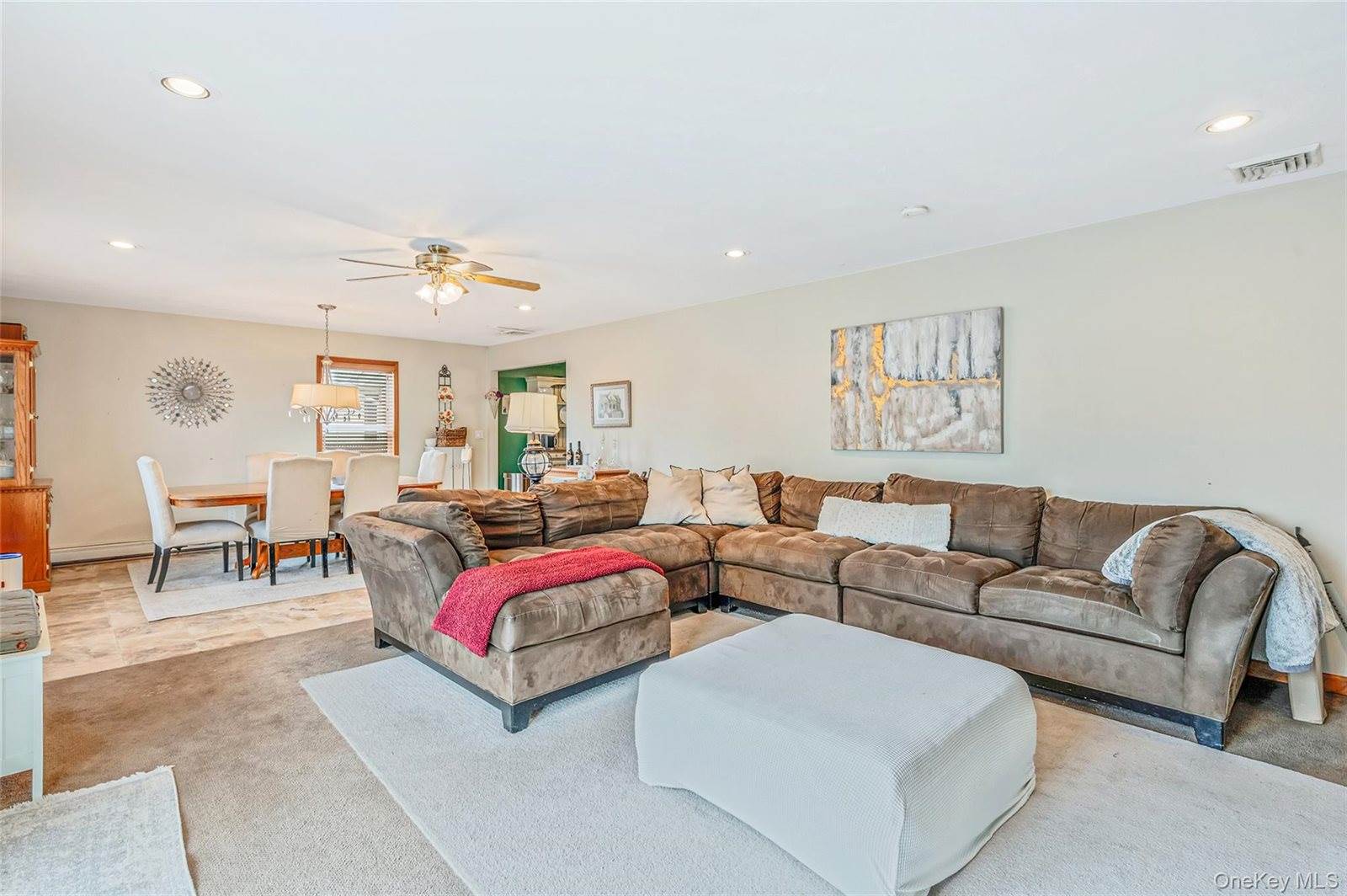 21 Audrey Avenue, Plainview, NY 11803