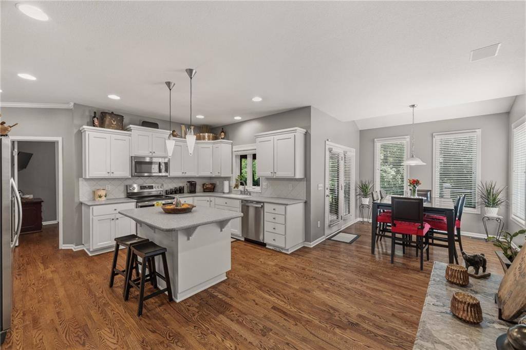 4539 Grove Street, Shawnee, KS 66226