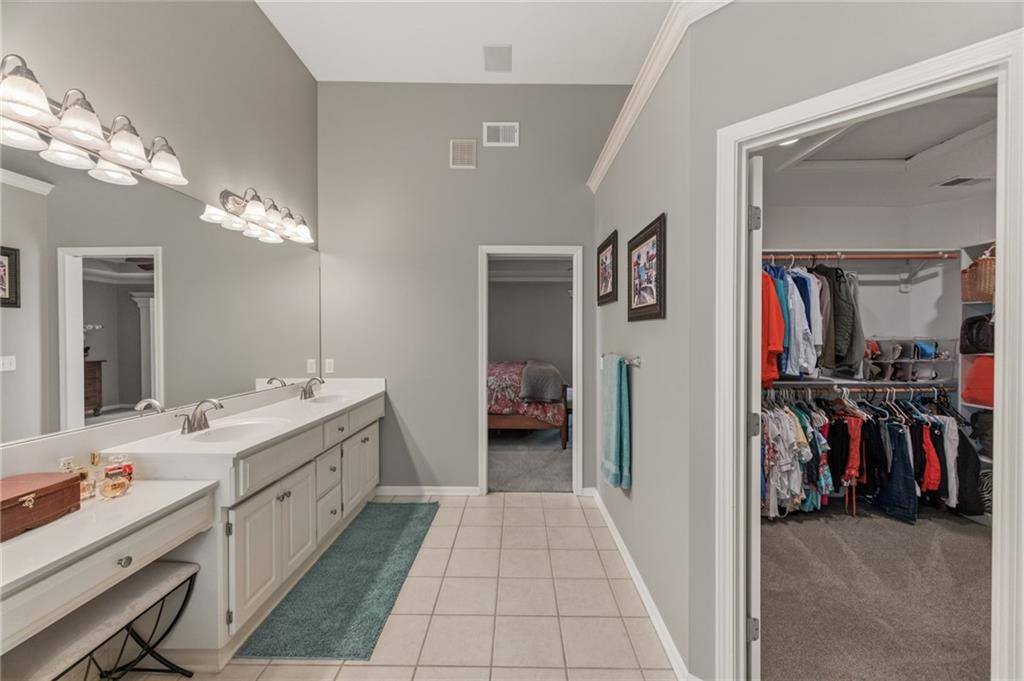 4539 Grove Street, Shawnee, KS 66226