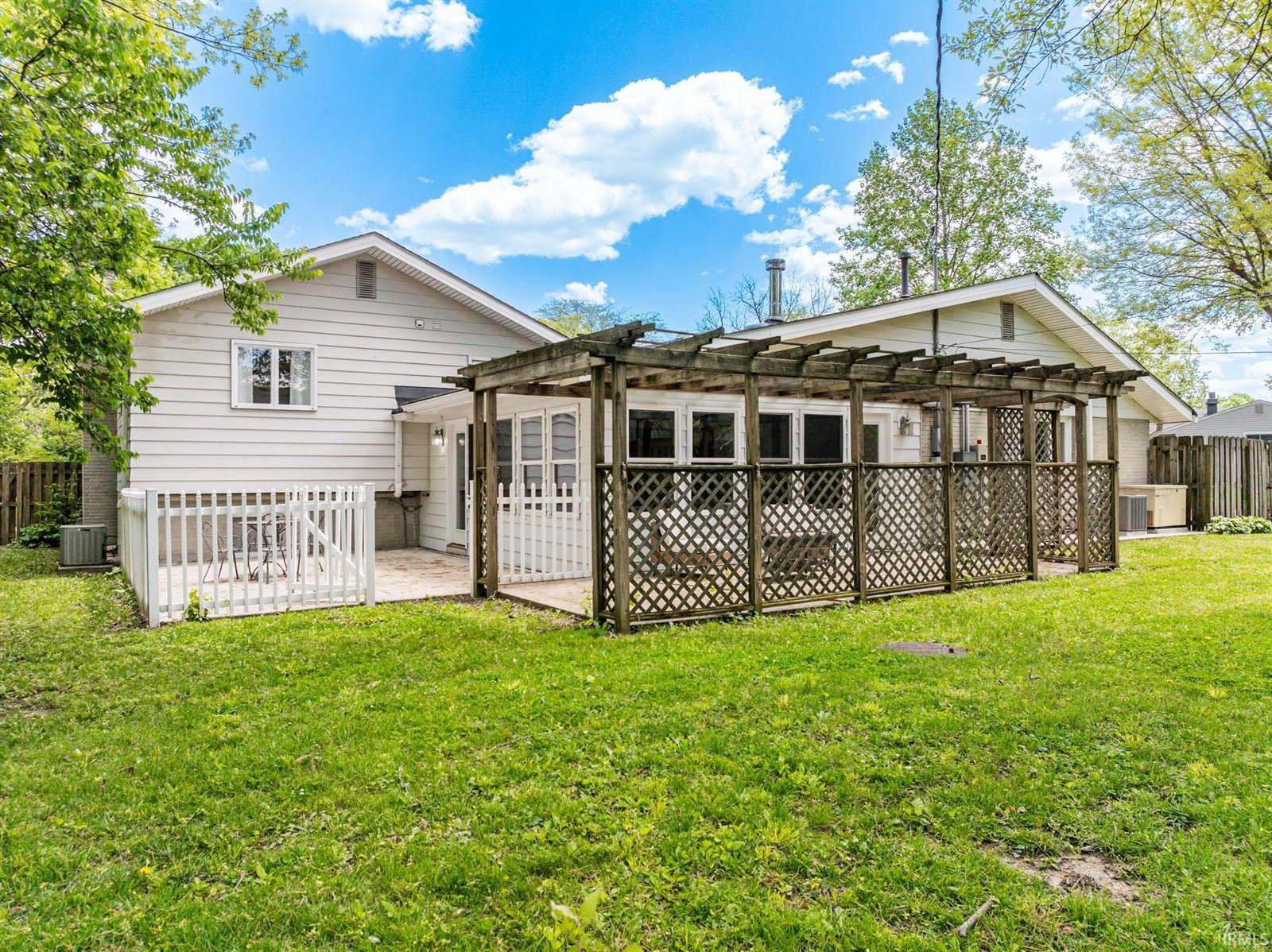 601 N Bittersweet Lane, Muncie, IN 47304