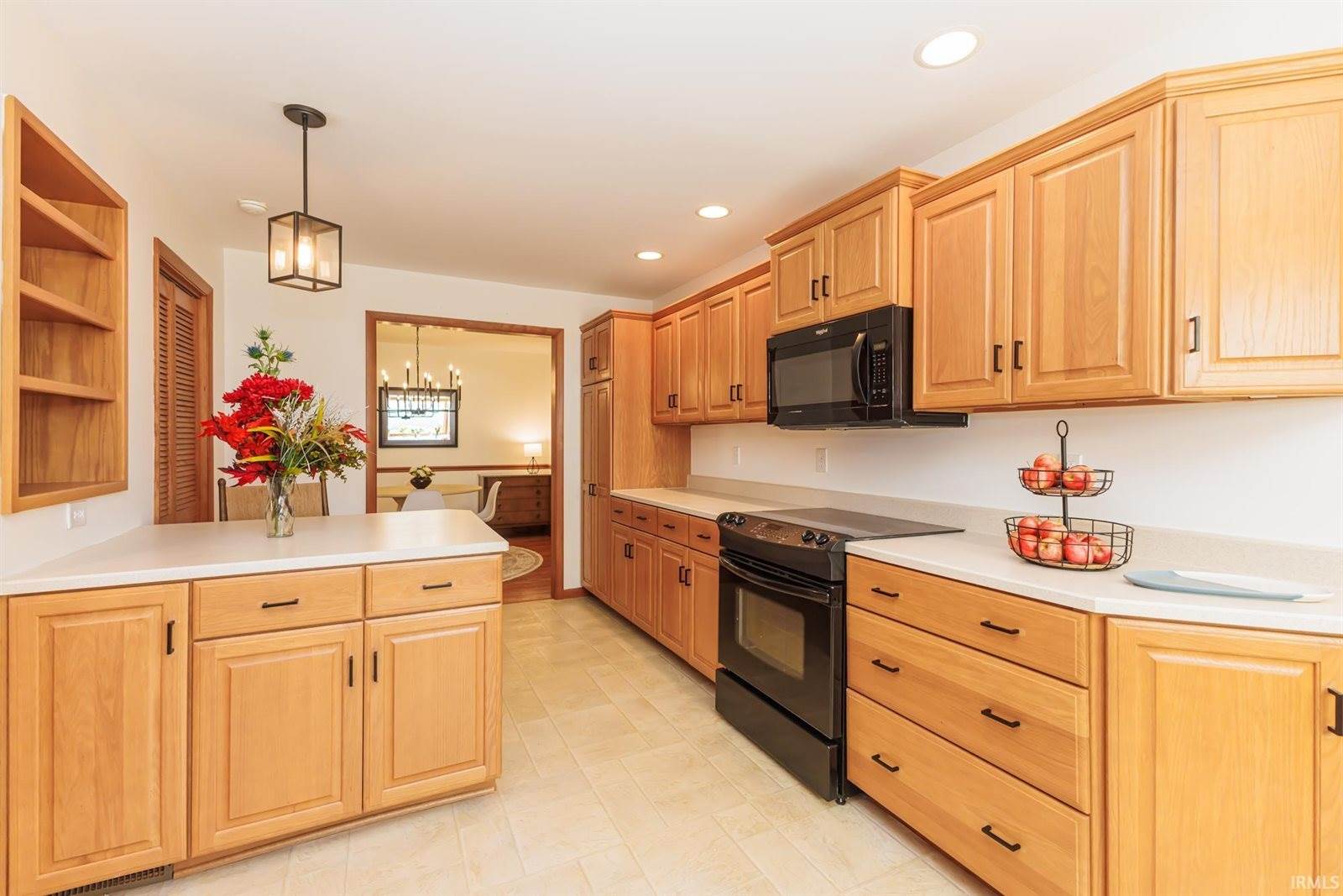 601 N Bittersweet Lane, Muncie, IN 47304