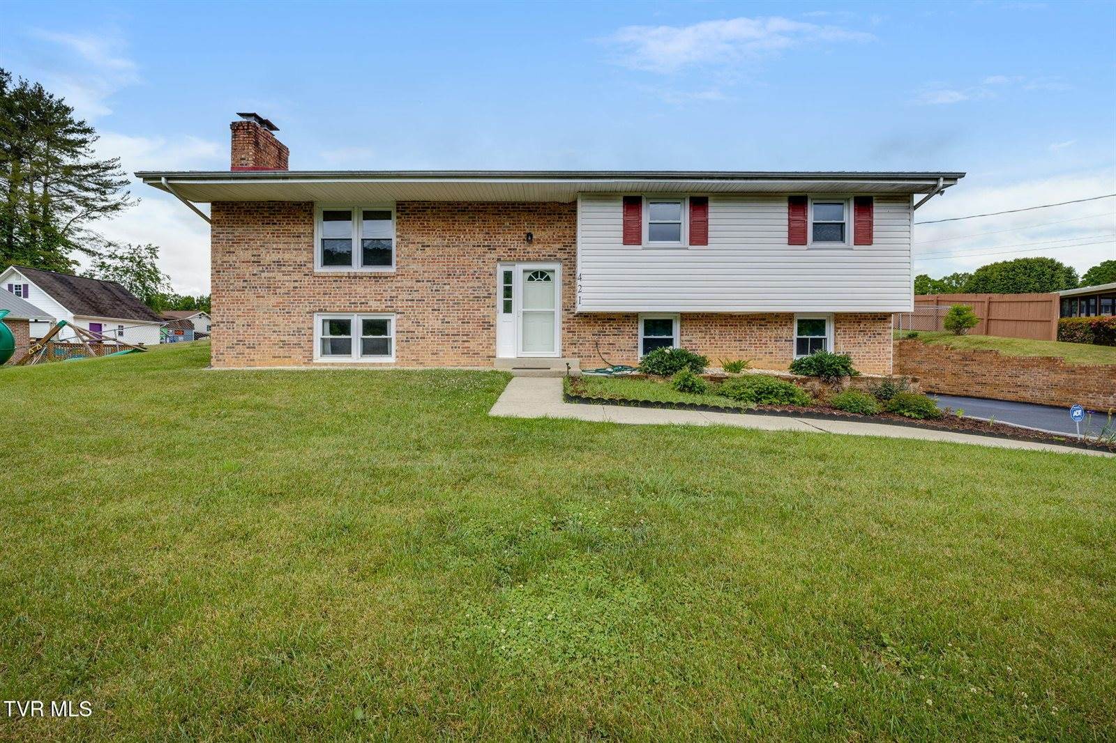 421 Mount Area Drive, Bristol, TN 37620