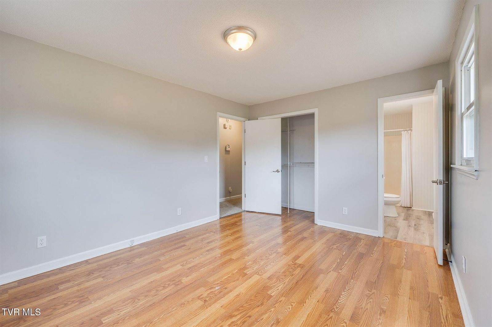 421 Mount Area Drive, Bristol, TN 37620