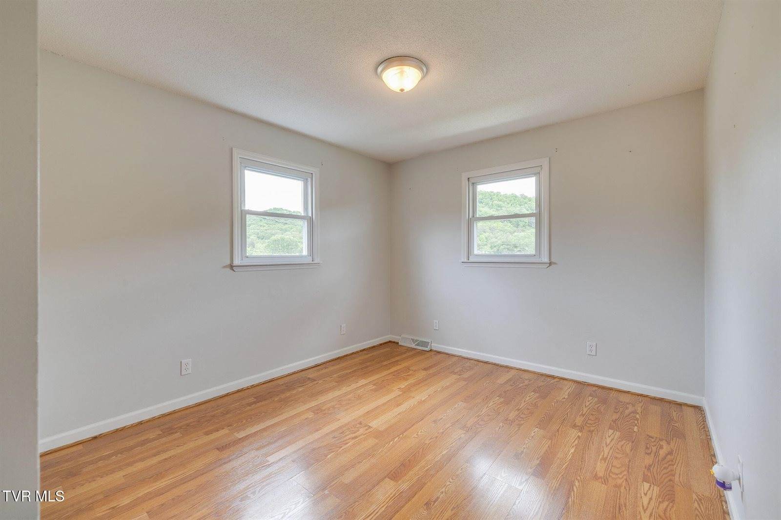 421 Mount Area Drive, Bristol, TN 37620