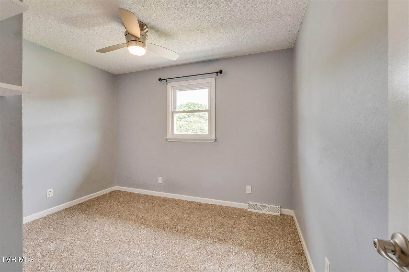 421 Mount Area Drive, Bristol, TN 37620