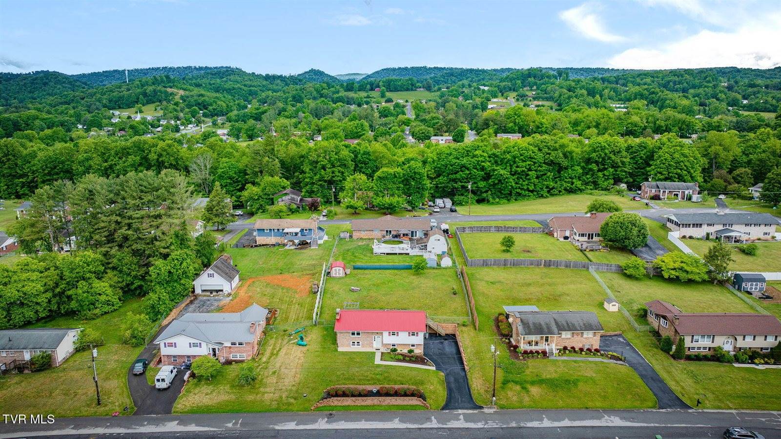 421 Mount Area Drive, Bristol, TN 37620