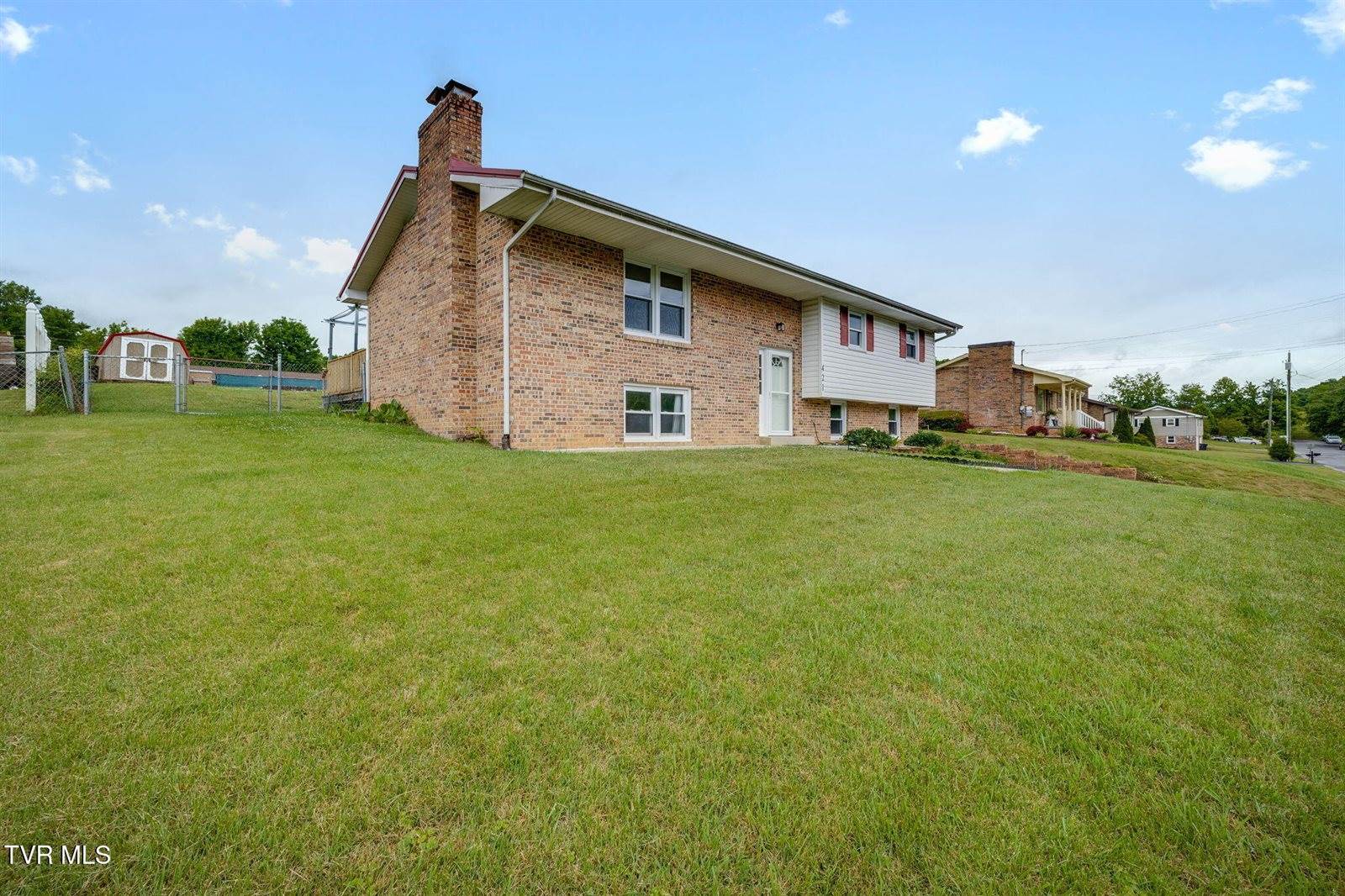 421 Mount Area Drive, Bristol, TN 37620