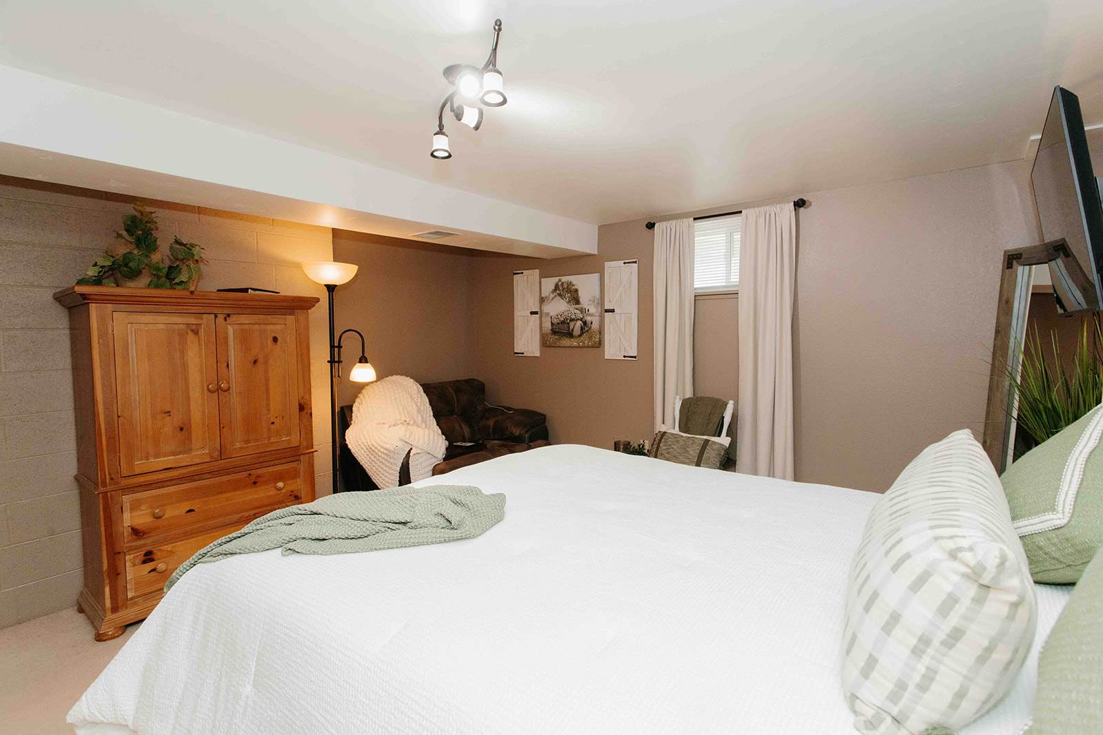 1406 Sherwood Drive, Montrose, CO 81401