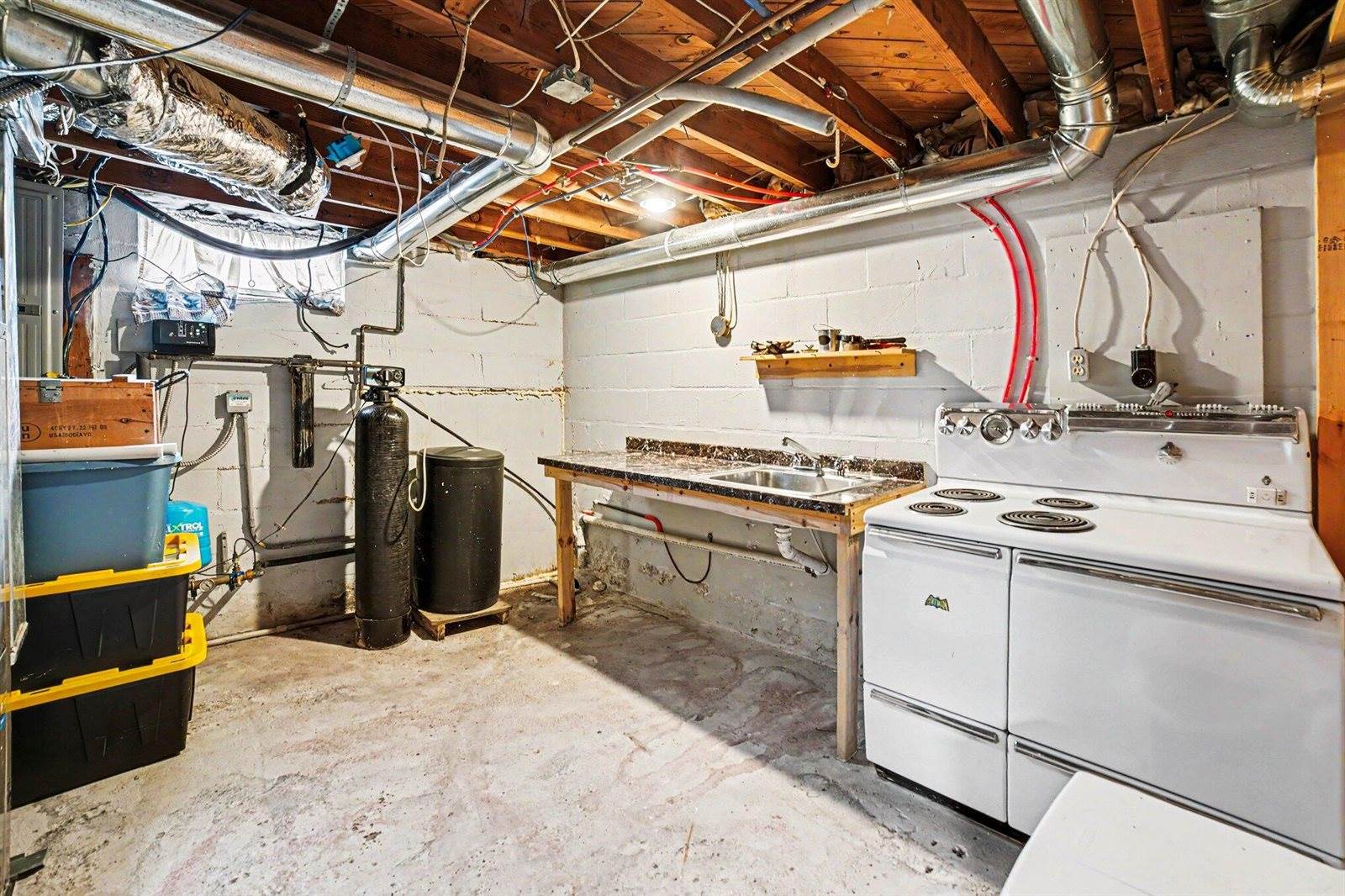 6987 East Beaverton Road, Clare, MI 48617
