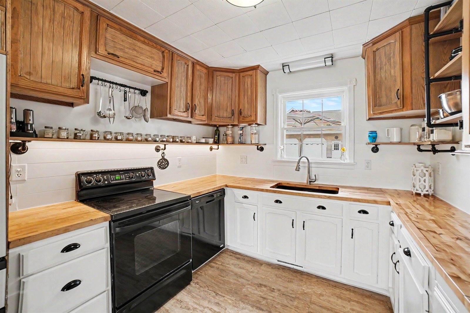 6987 East Beaverton Road, Clare, MI 48617
