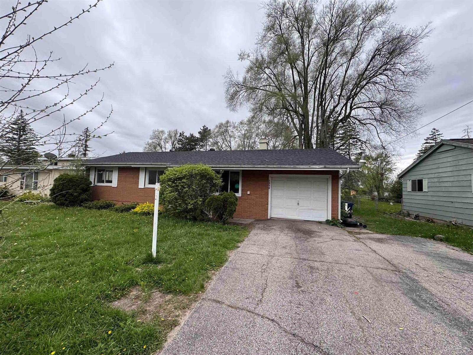2950 Arlington Drive, Saginaw, MI 48601