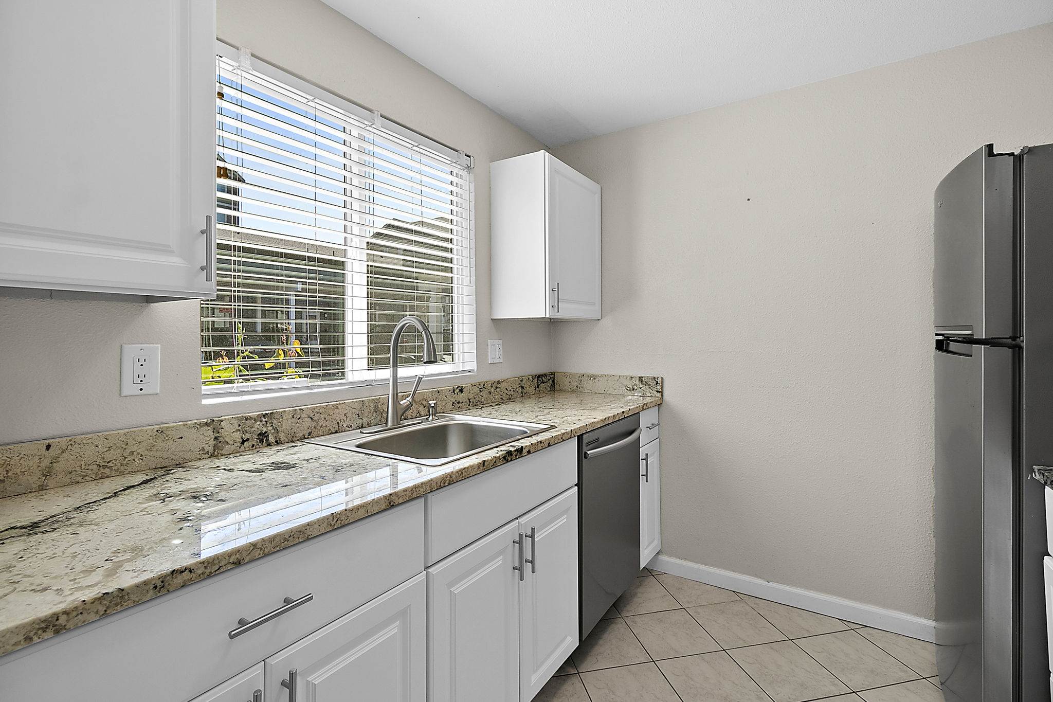 1040 S 320th Street #5, Federal Way, WA 98003-5342