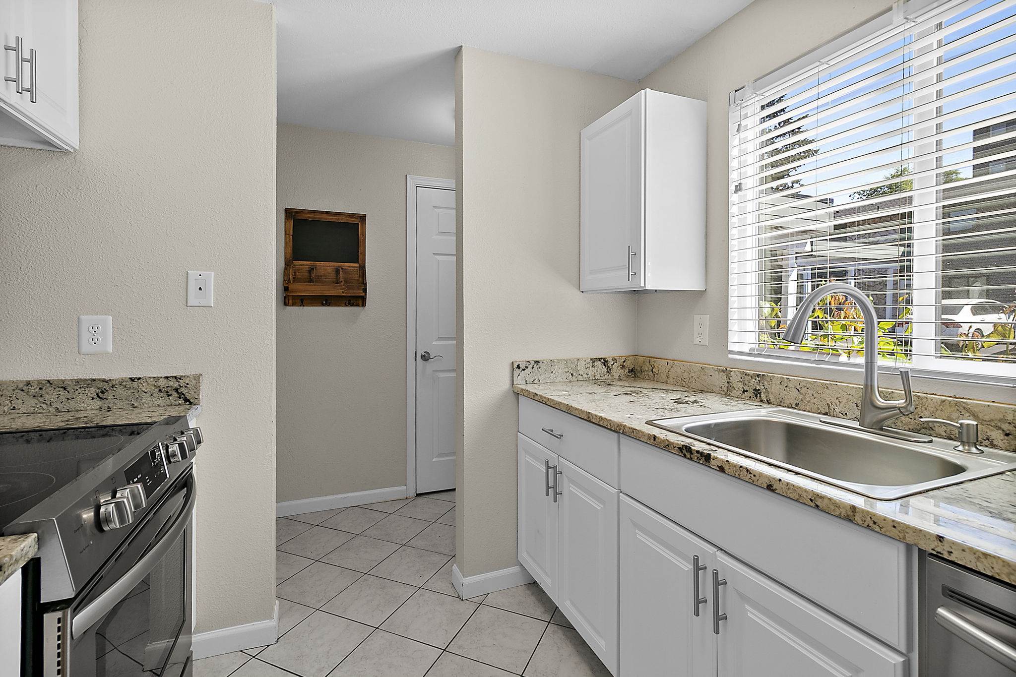 1040 S 320th Street #5, Federal Way, WA 98003-5342