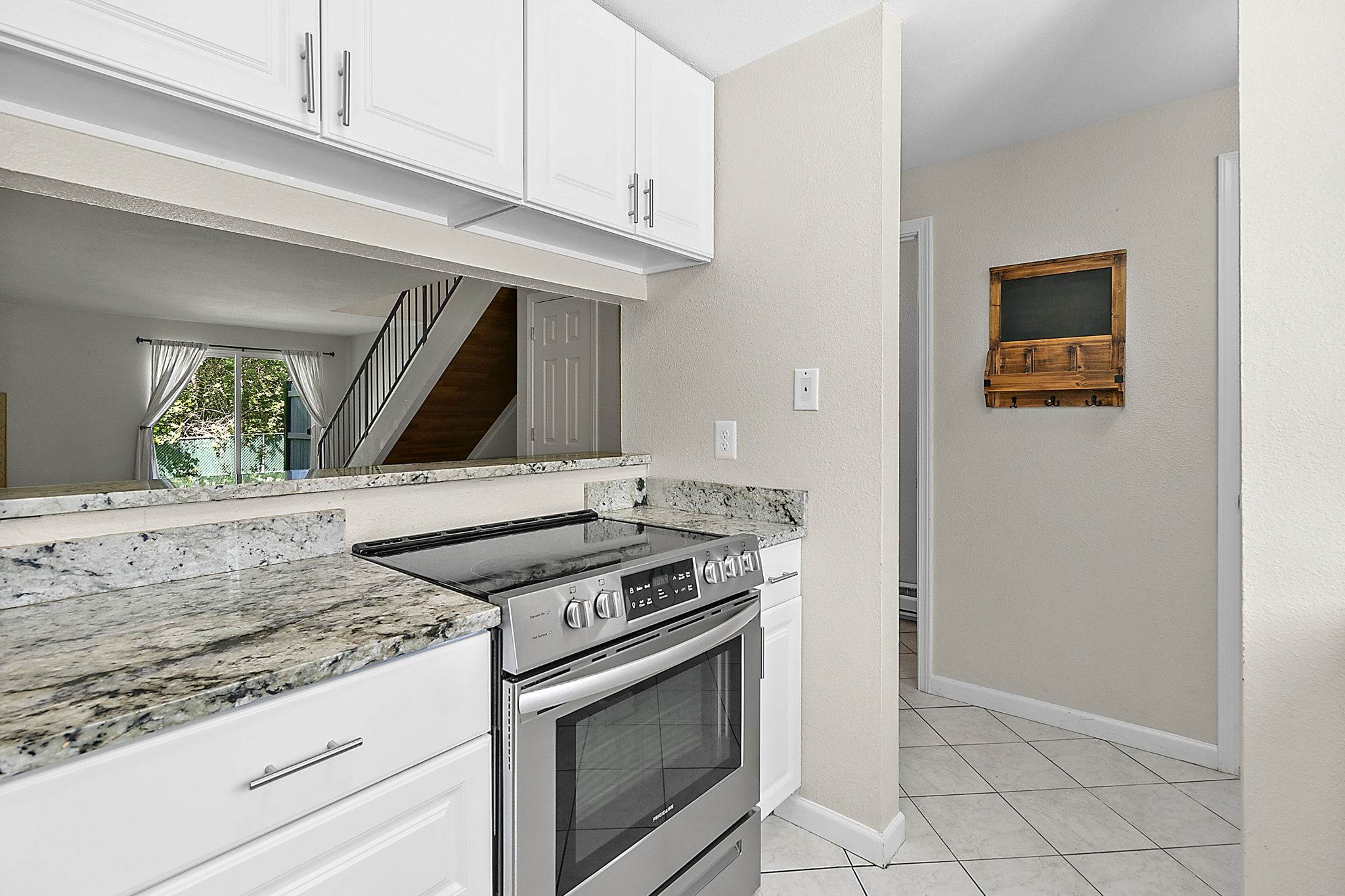 1040 S 320th Street #5, Federal Way, WA 98003-5342