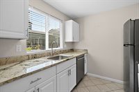 1040 S 320th Street #5, Federal Way, WA 98003-5342