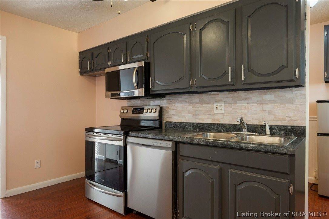 1700 Tennyson Drive, Clarksville, IN 47129