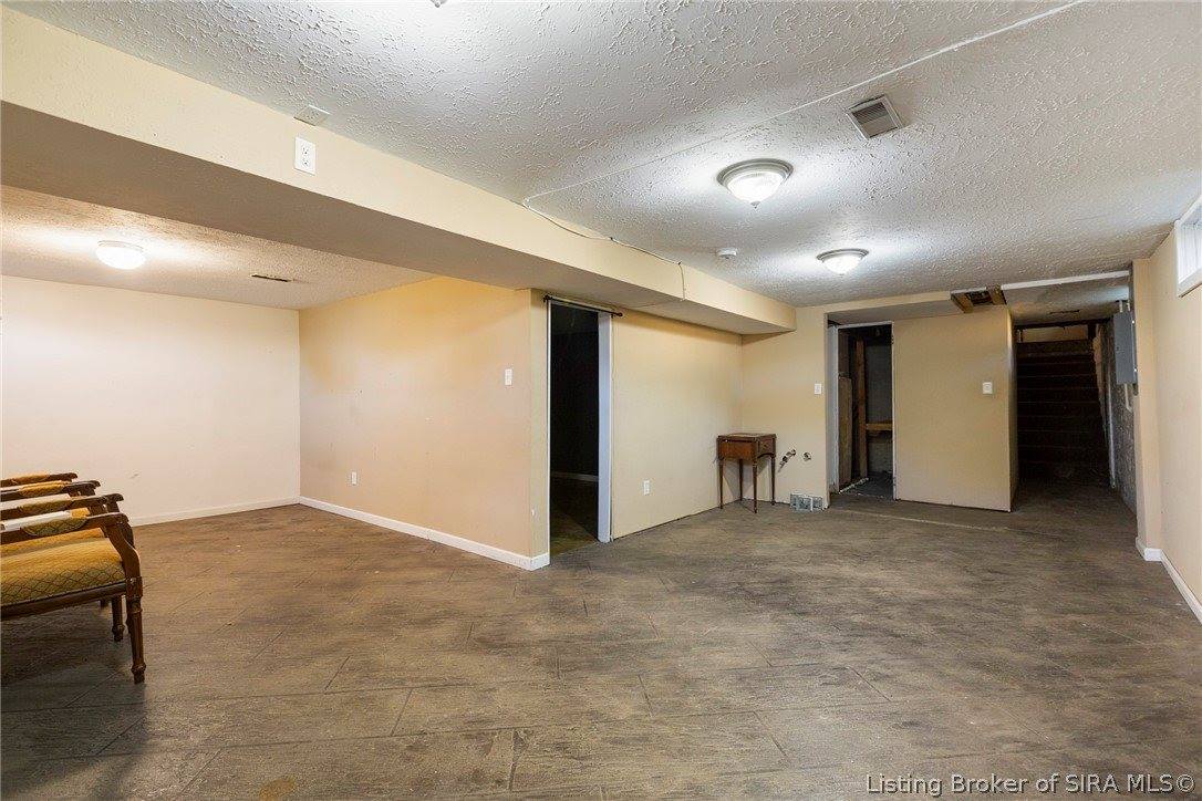 1700 Tennyson Drive, Clarksville, IN 47129