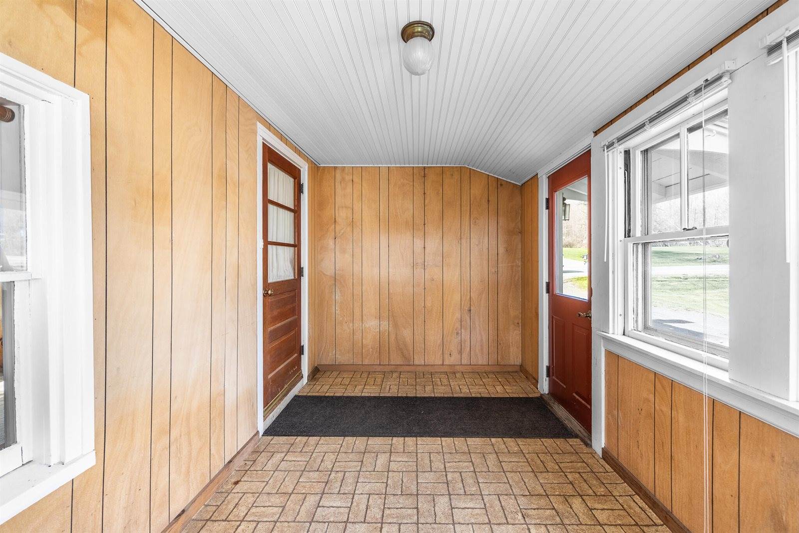 2546 Route 2, Hermon, ME 04401