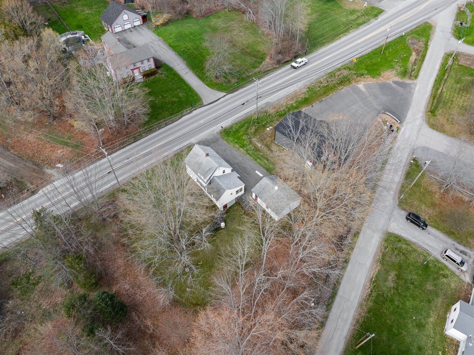 2546 Route 2, Hermon, ME 04401