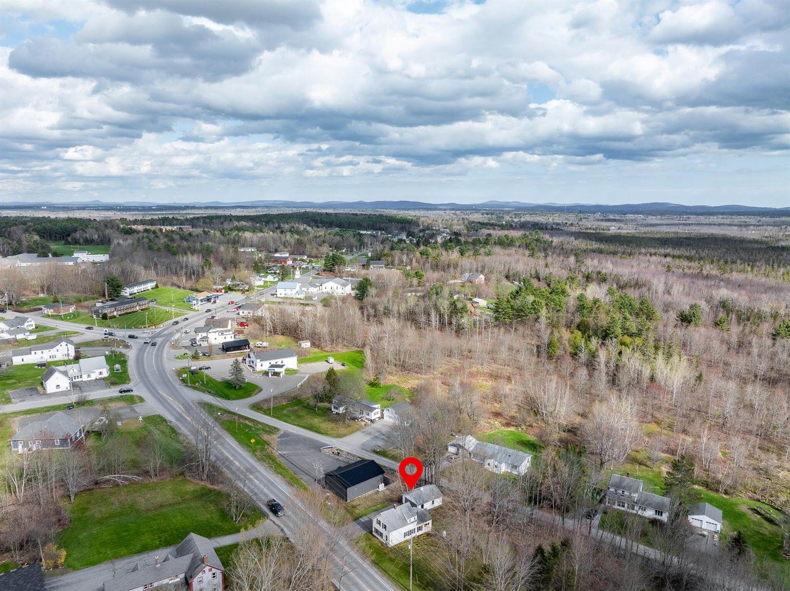 2546 Route 2, Hermon, ME 04401