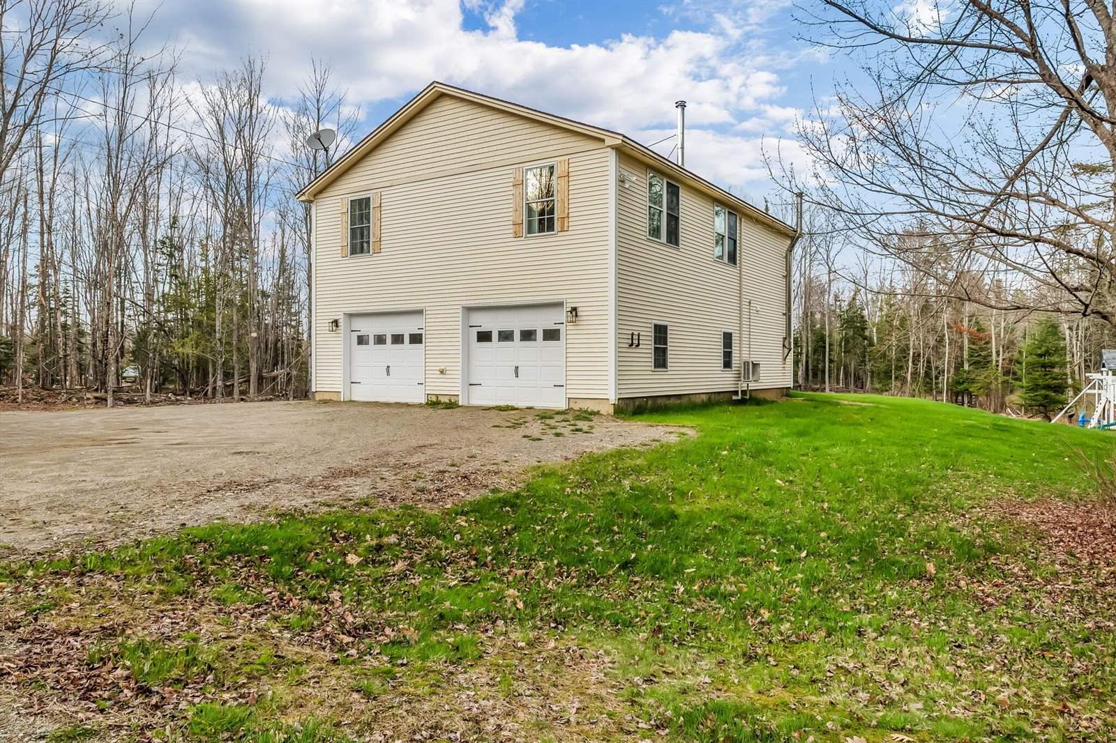 21 Glazier Lane, Levant, ME 04456