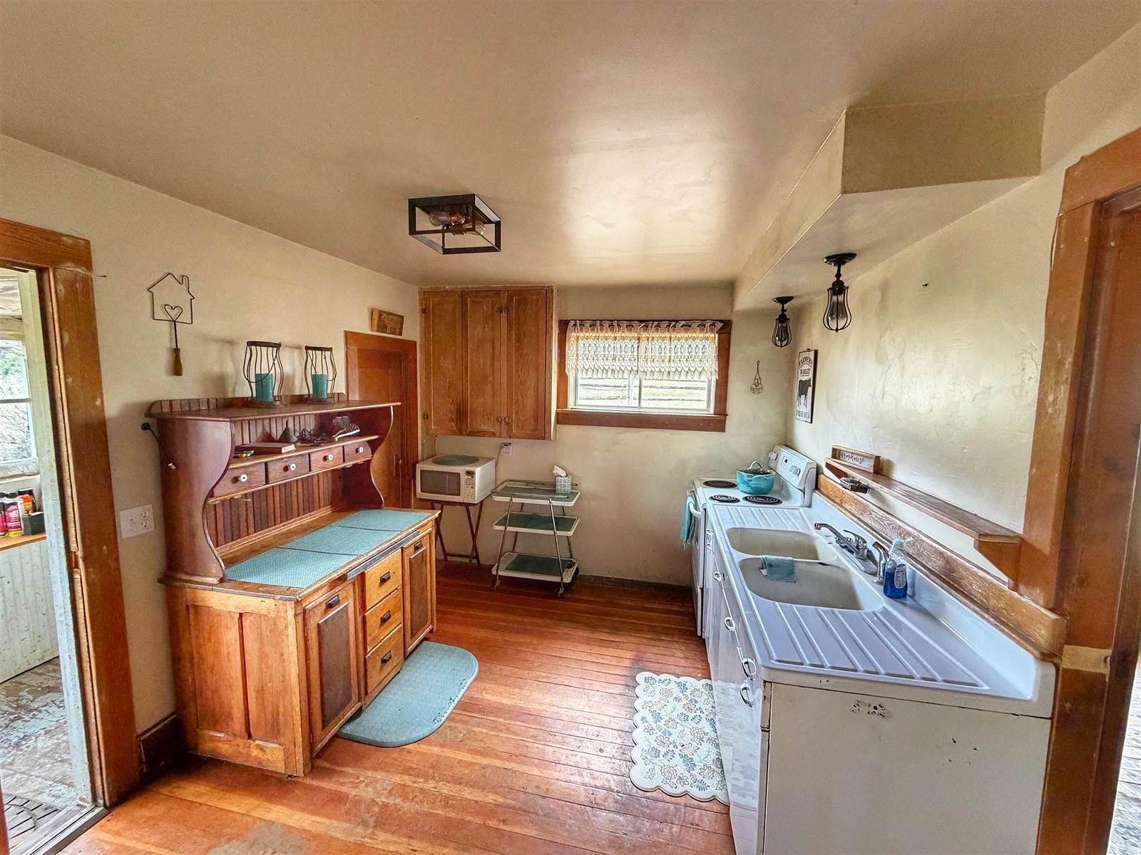 11260 54 7/10 Road, Molina, CO 81645