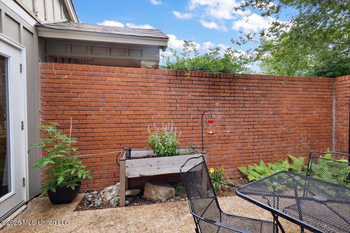 217 River Place 2, Jackson, MS 39211