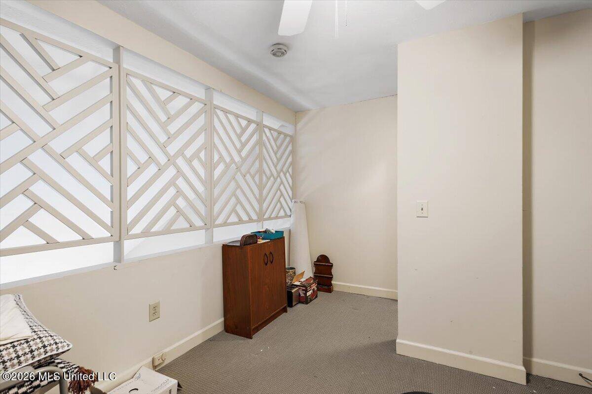 217 River Place 2, Jackson, MS 39211