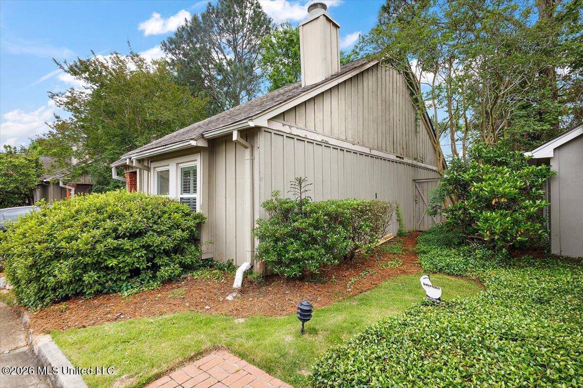 217 River Place 2, Jackson, MS 39211