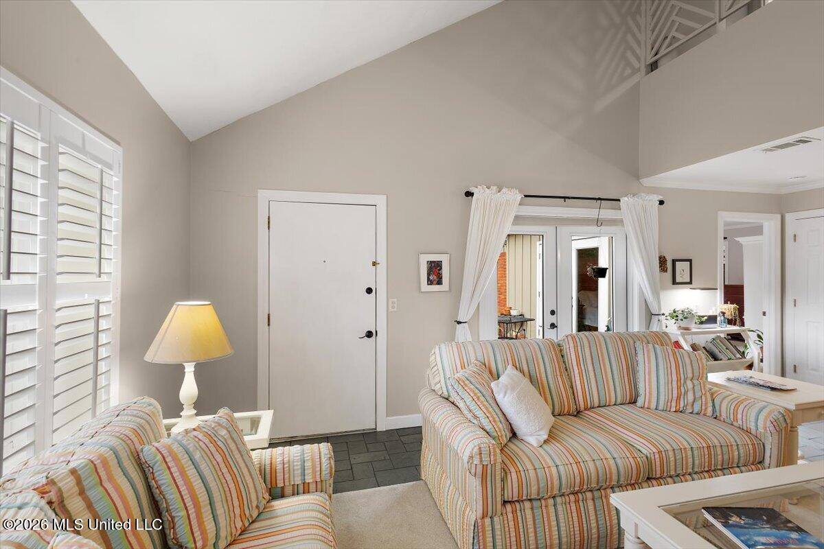217 River Place 2, Jackson, MS 39211