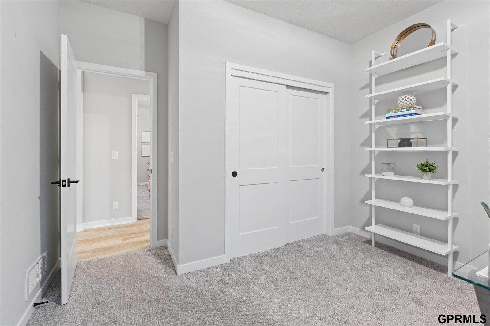 18515 Wirt Circle, Elkhorn, NE 68022