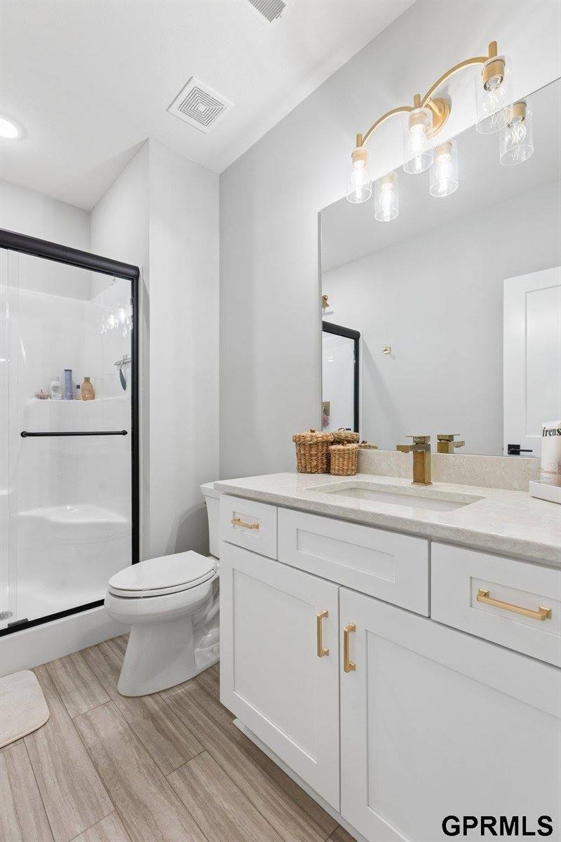 18515 Wirt Circle, Elkhorn, NE 68022