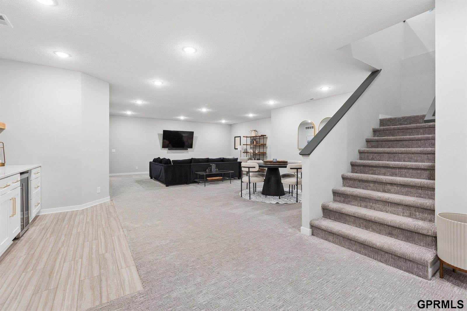 18515 Wirt Circle, Elkhorn, NE 68022
