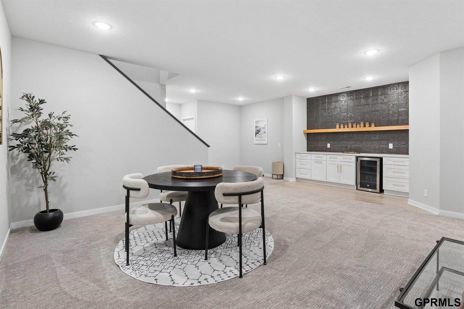 18515 Wirt Circle, Elkhorn, NE 68022