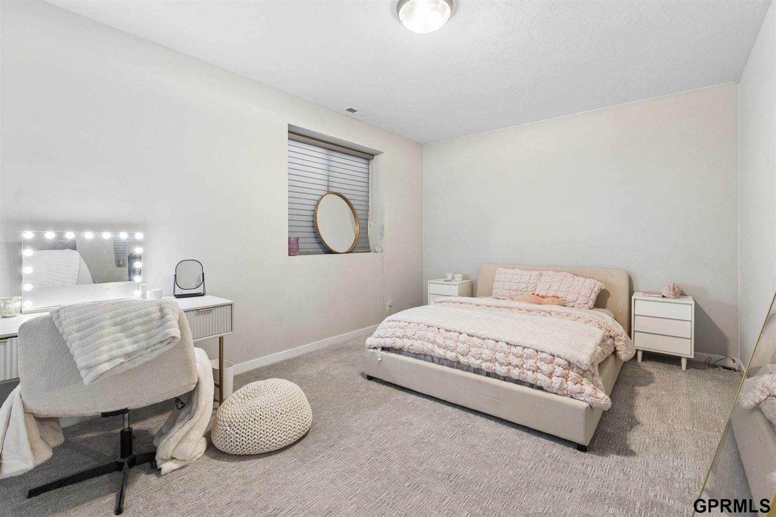 18515 Wirt Circle, Elkhorn, NE 68022
