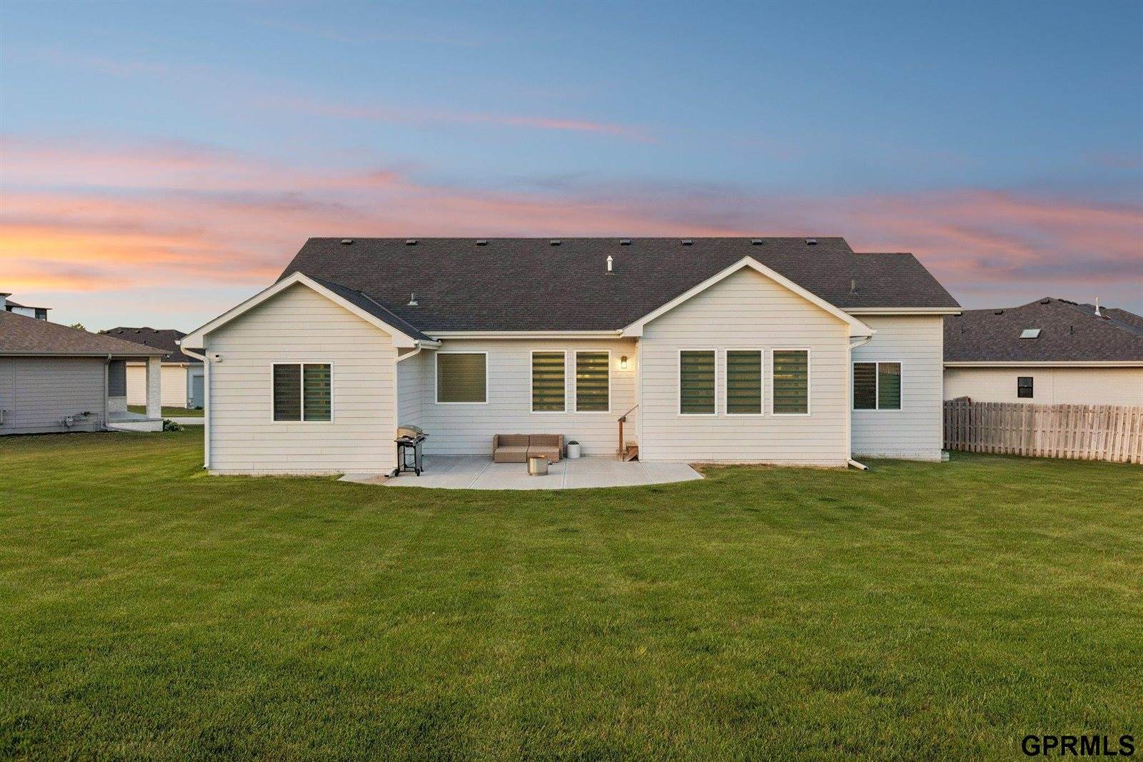 18515 Wirt Circle, Elkhorn, NE 68022