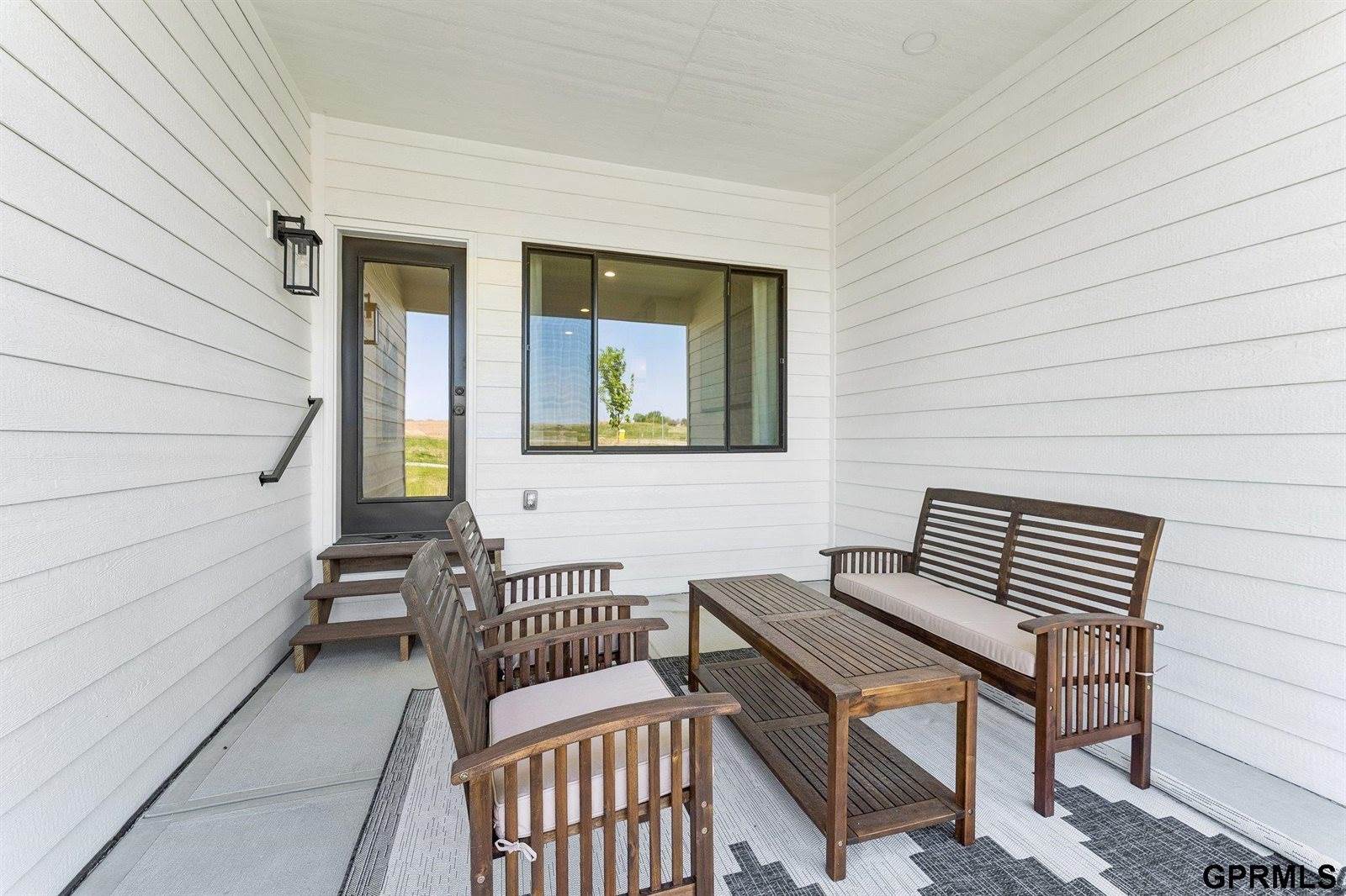 18104 Cooper Street, Gretna, NE 68028
