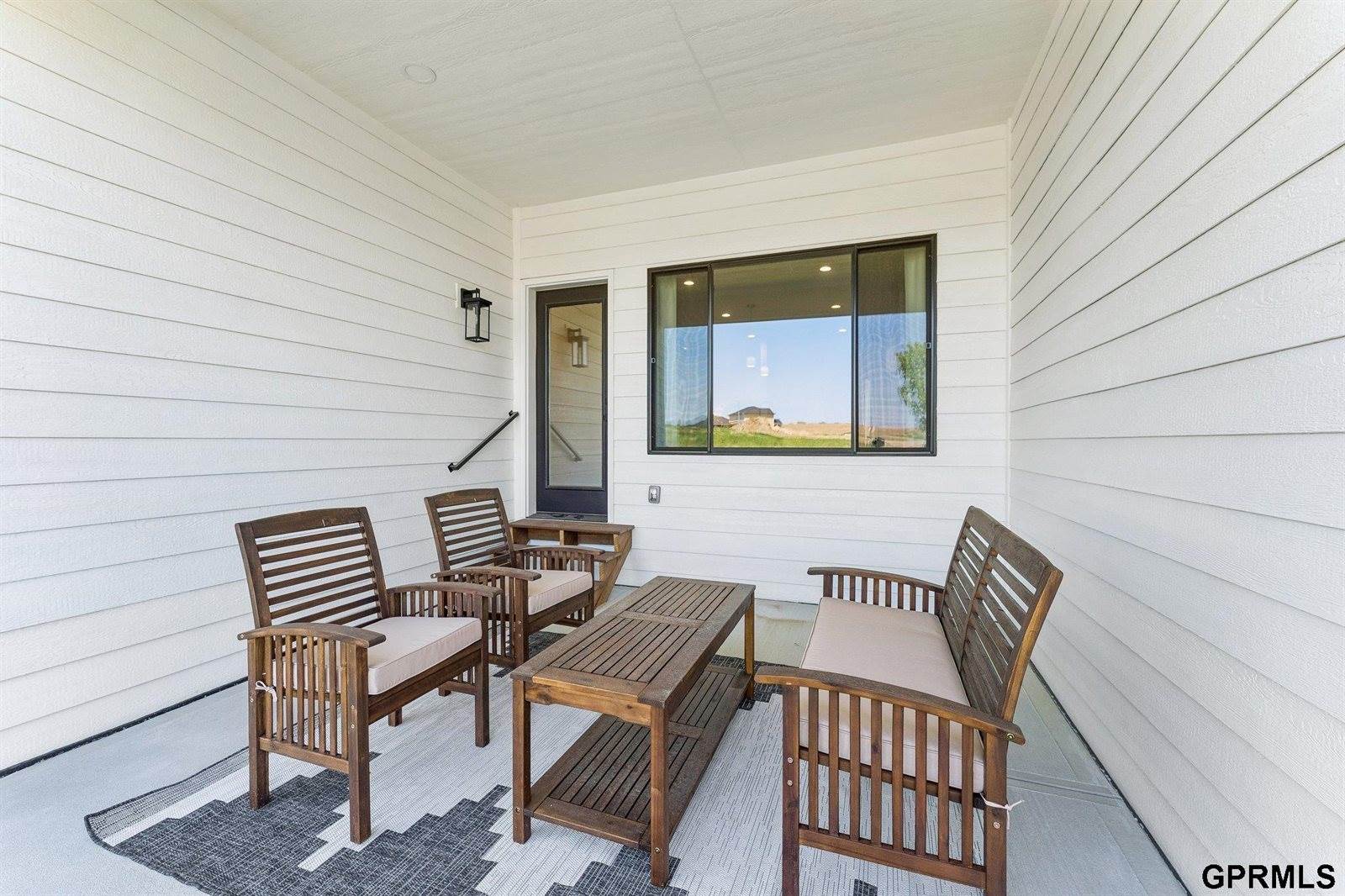18104 Cooper Street, Gretna, NE 68028