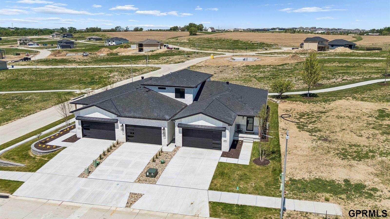 18104 Cooper Street, Gretna, NE 68028
