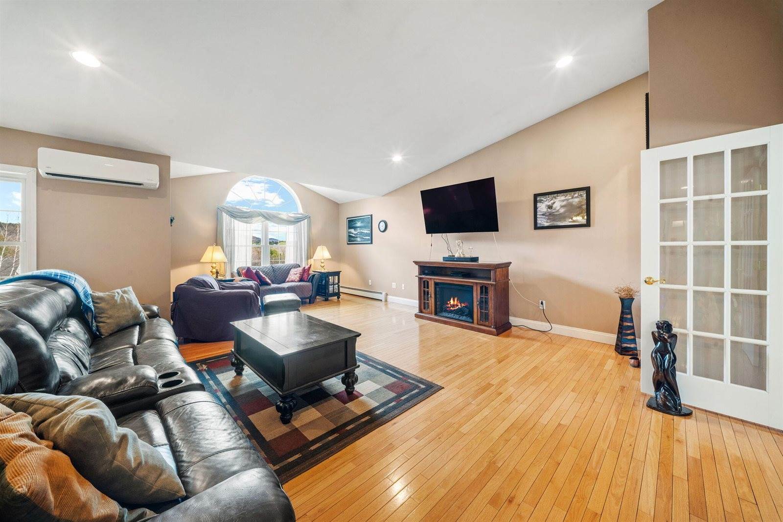 61 Kingsbury Road, Holden, ME 04429