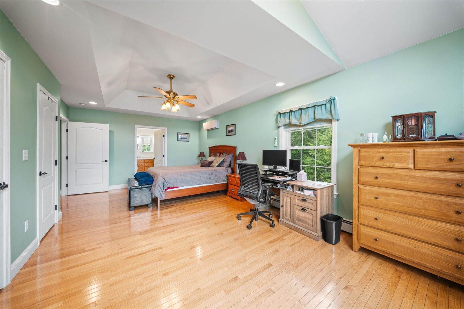 61 Kingsbury Road, Holden, ME 04429