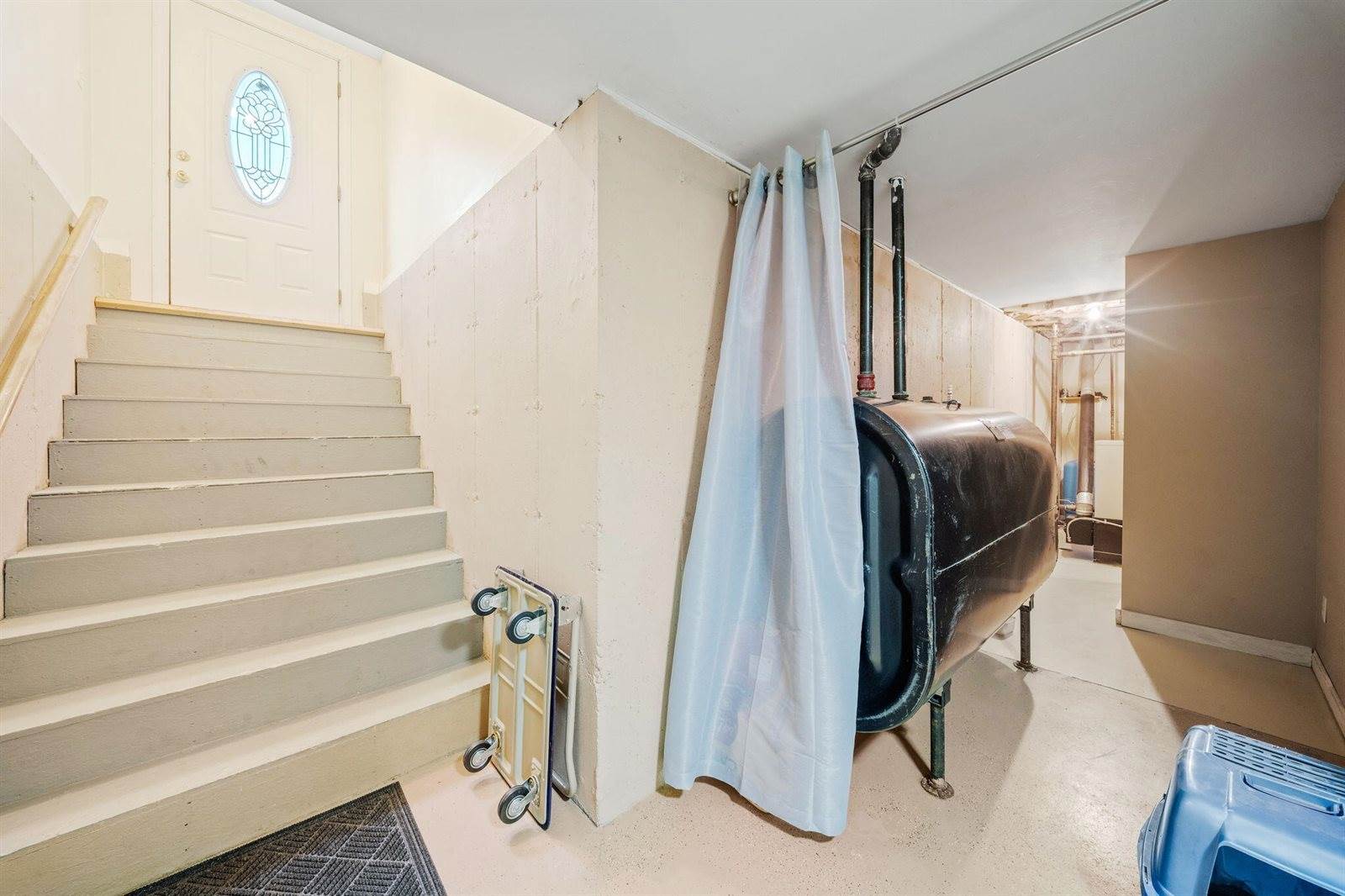 61 Kingsbury Road, Holden, ME 04429