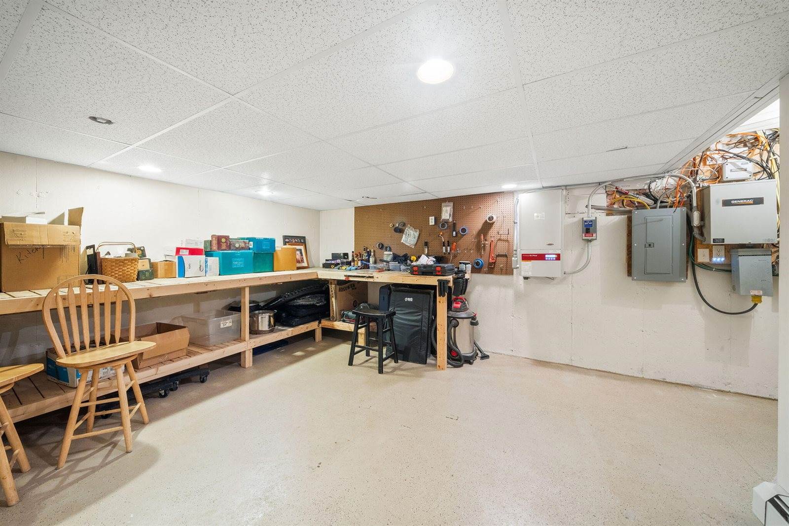 61 Kingsbury Road, Holden, ME 04429