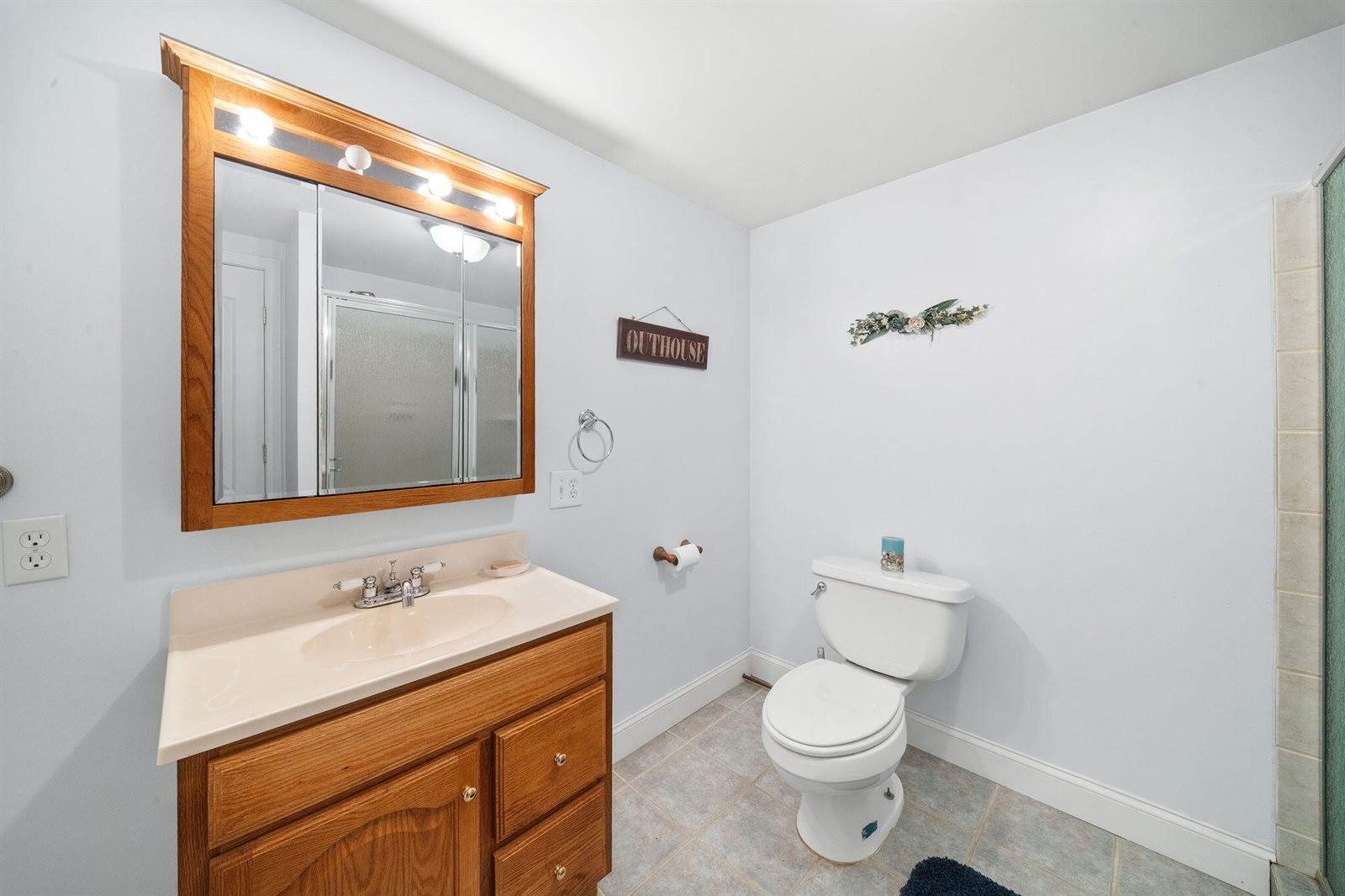 61 Kingsbury Road, Holden, ME 04429