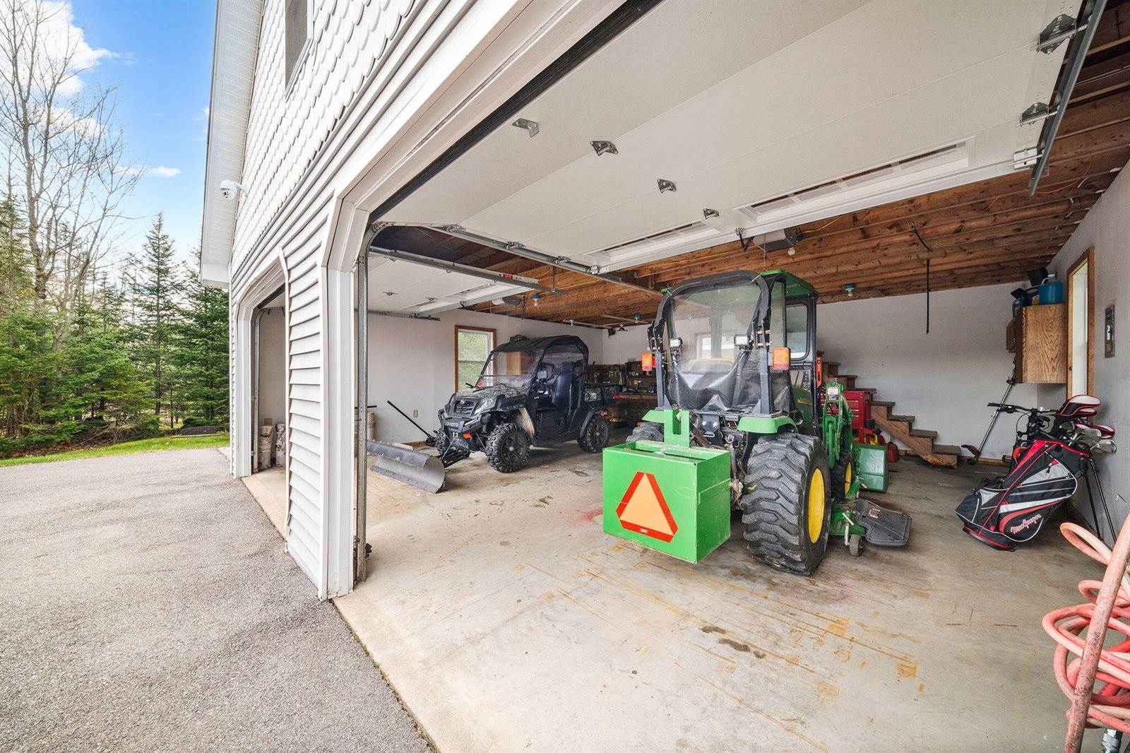 61 Kingsbury Road, Holden, ME 04429