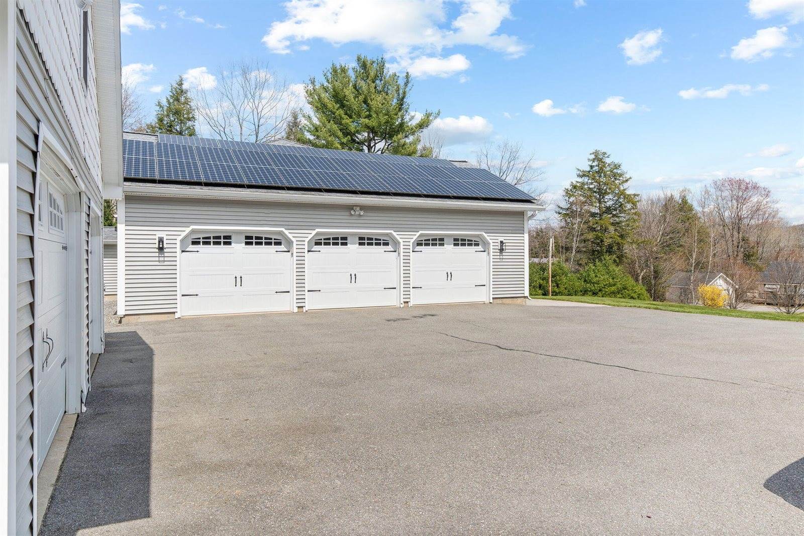61 Kingsbury Road, Holden, ME 04429