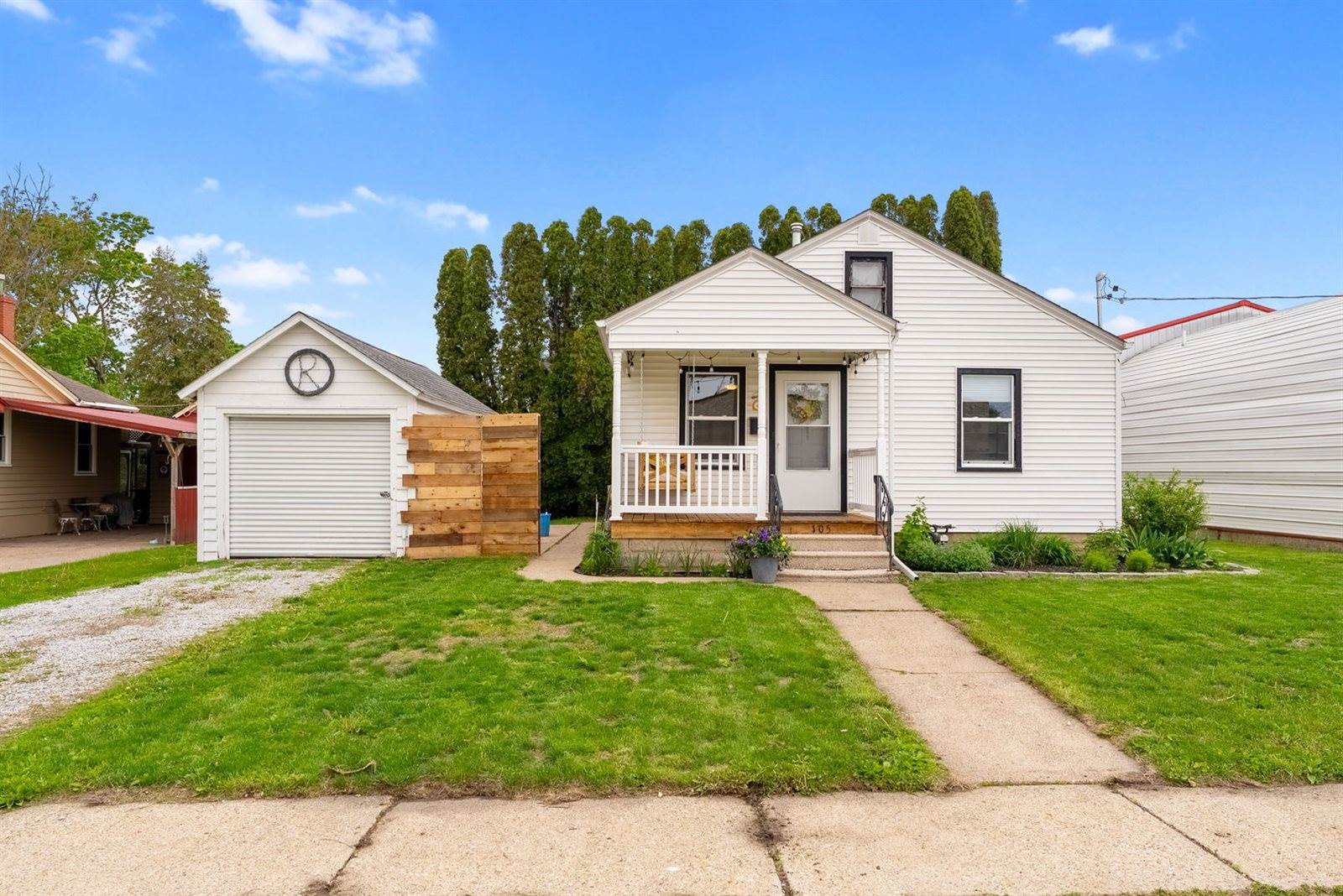 105 South Russell Avenue, Geneseo, IL 61254