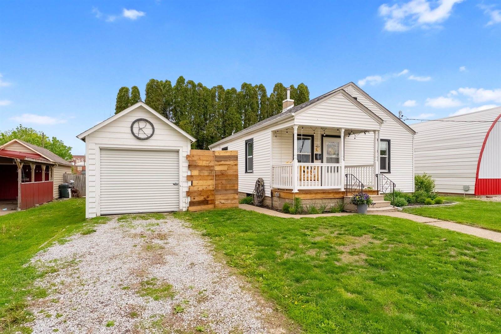 105 South Russell Avenue, Geneseo, IL 61254